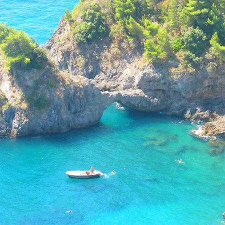 Il Pettirosso Hotel *