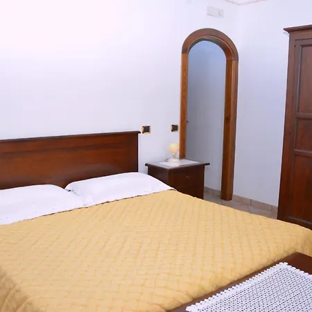 Il Pettirosso Hotel *