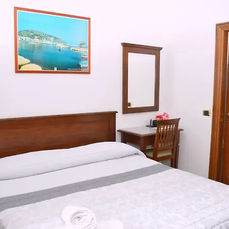 Il Pettirosso Hotel *